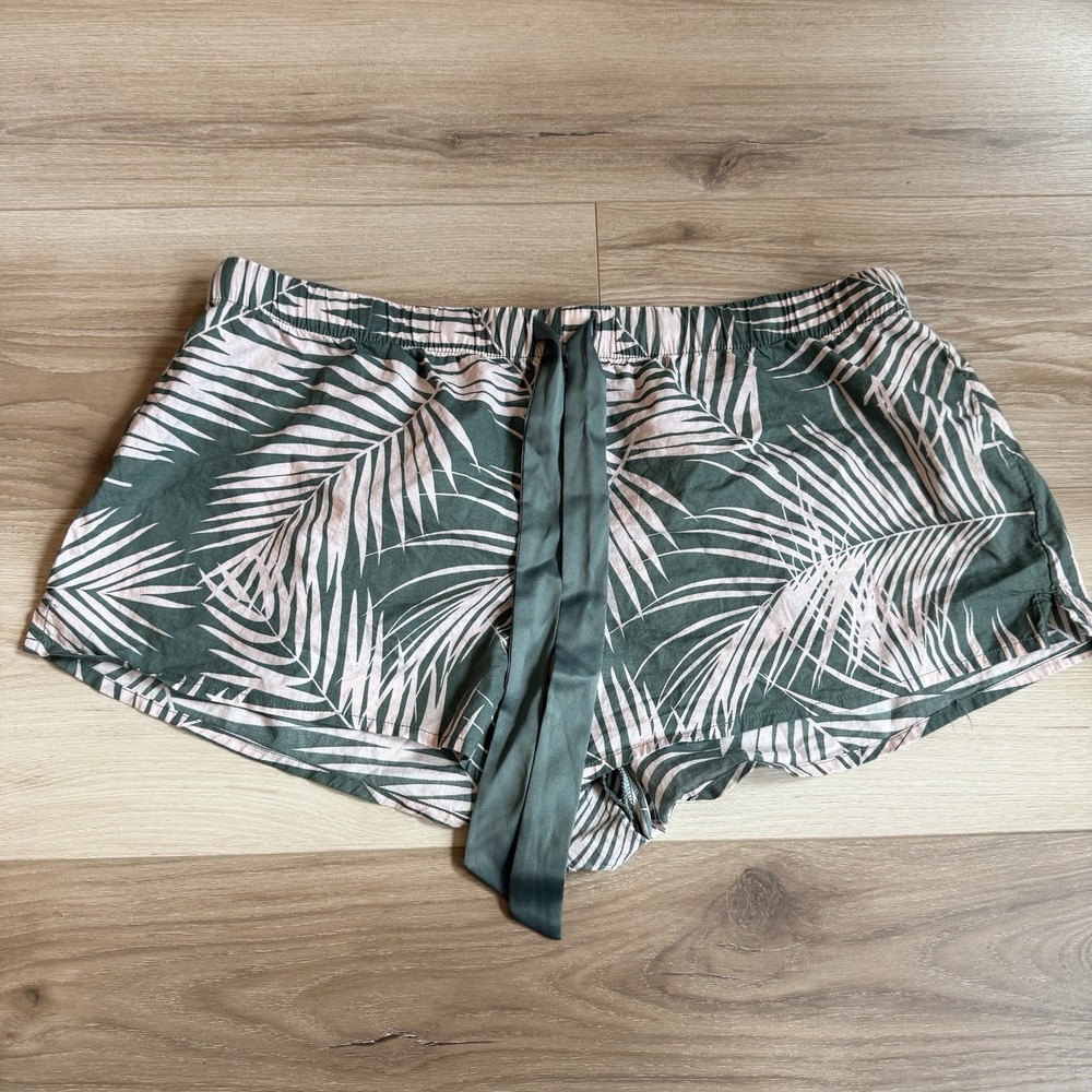 Victoria's Secret Pajama Shorts Tropical‎ Pattern Large NWT